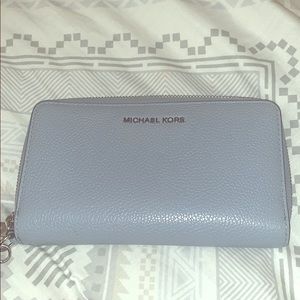 Micheal Kors Jet Set Wrislet Wallet